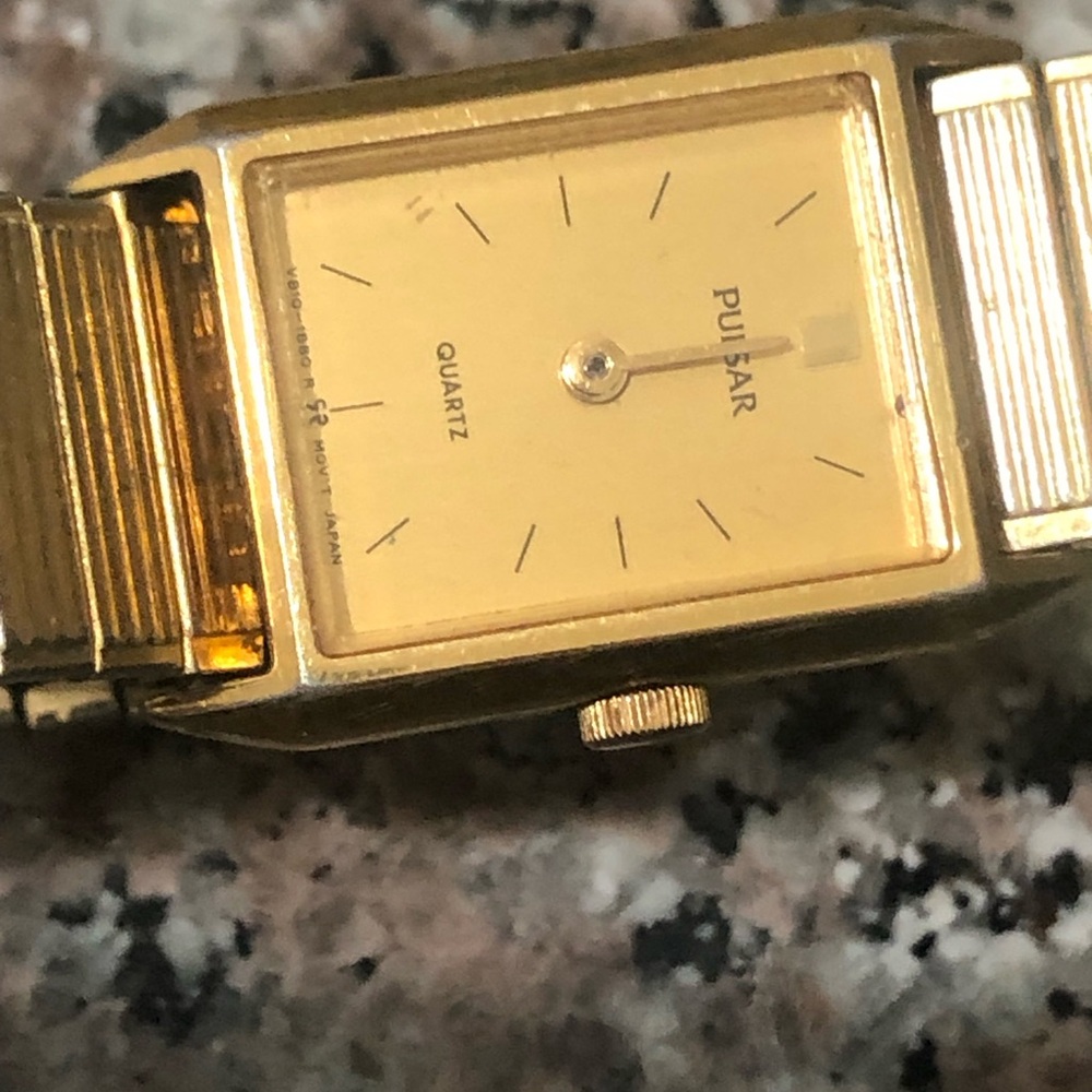 Pulsar Watch Good Working Condition Needs Battery - image 1